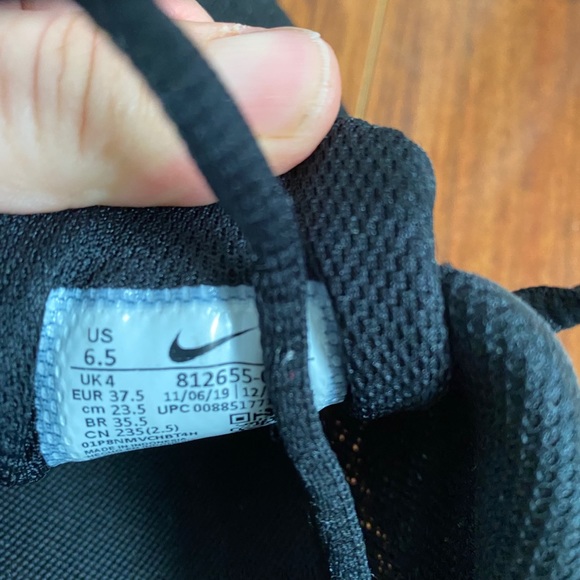 Nike sneakers athletic shoe - Picture 3 of 6